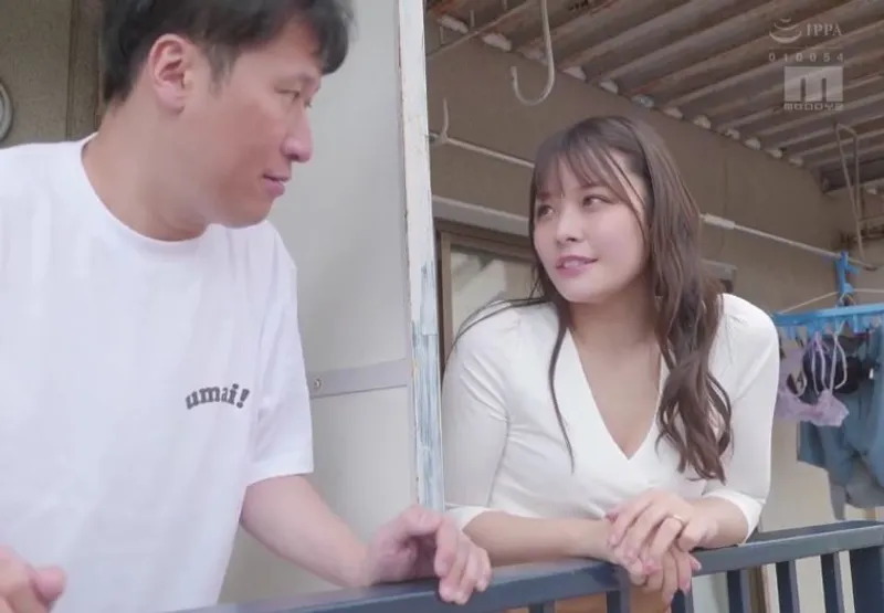 Anh trai trúng số và người phụ nữ hàng xóm bị chồng yêu bỏ bê đang gửi tín hiệu cầu “chịch”